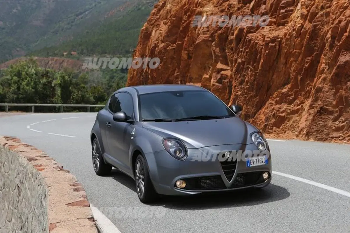Alfa Romeo MiTo Quadrifoglio Verde (13)