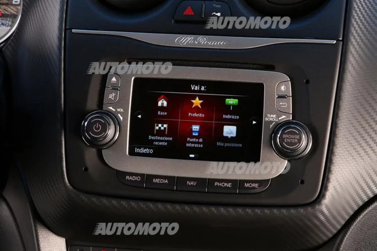 Alfa Romeo MiTo Quadrifoglio Verde (23)