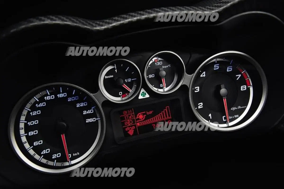Alfa Romeo MiTo Quadrifoglio Verde (27)