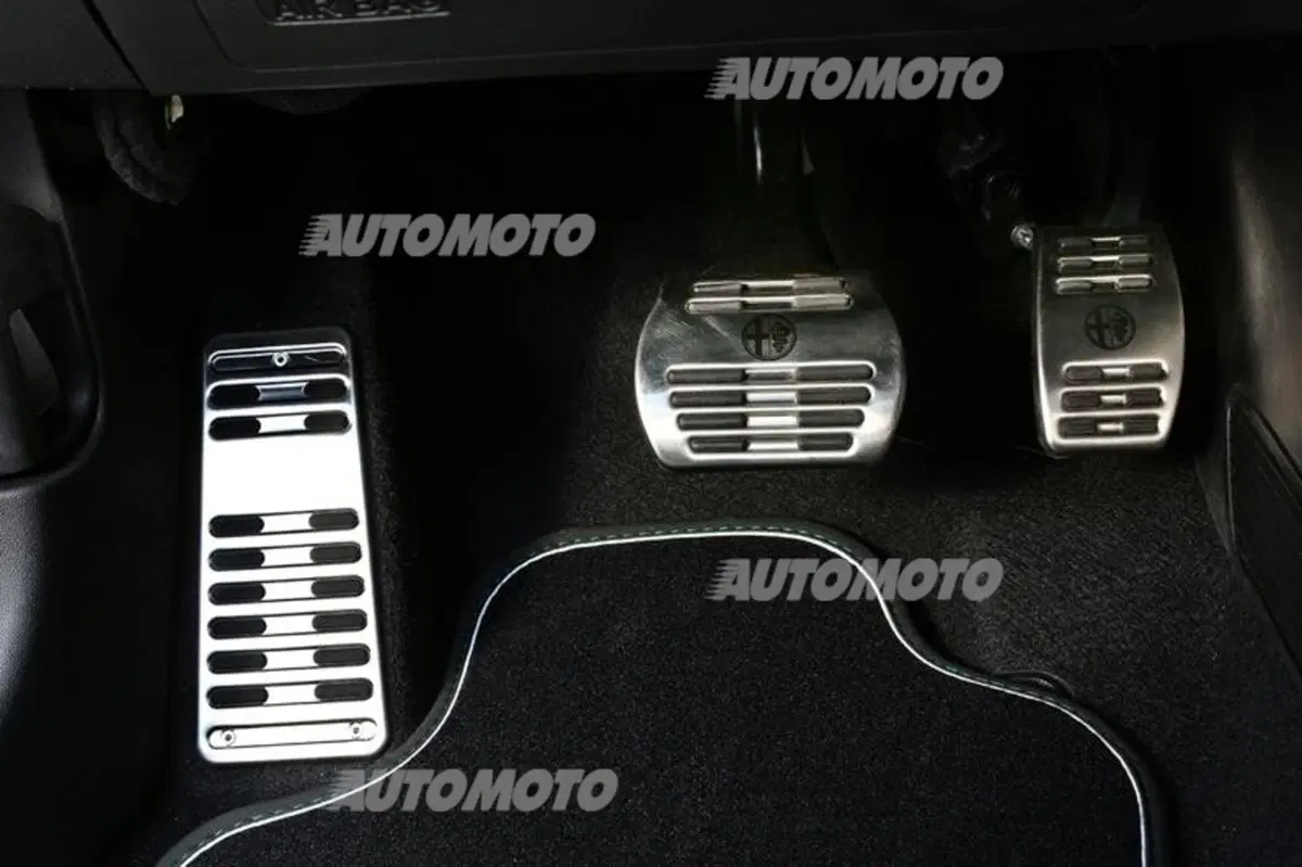Alfa Romeo MiTo Quadrifoglio Verde (35)