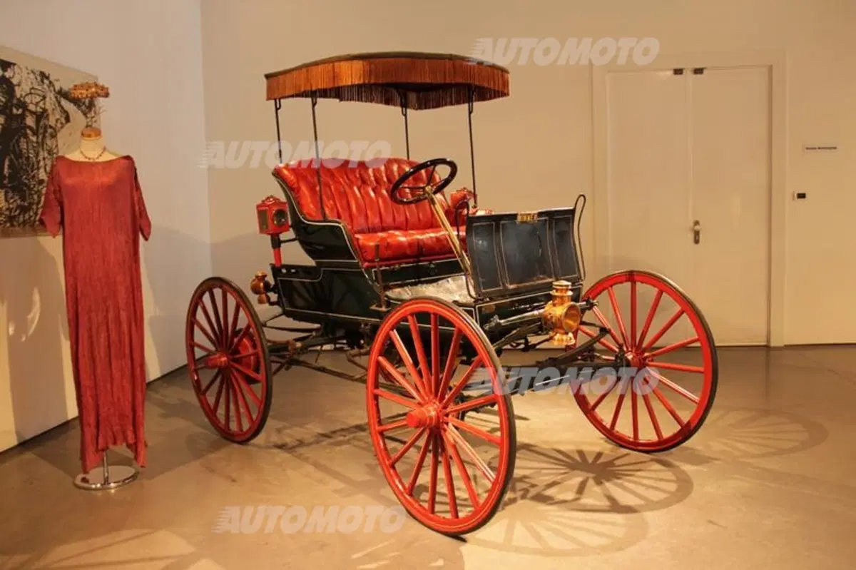 Museo dell'Automobile di Malaga: quando auto e arte si fondono (2)