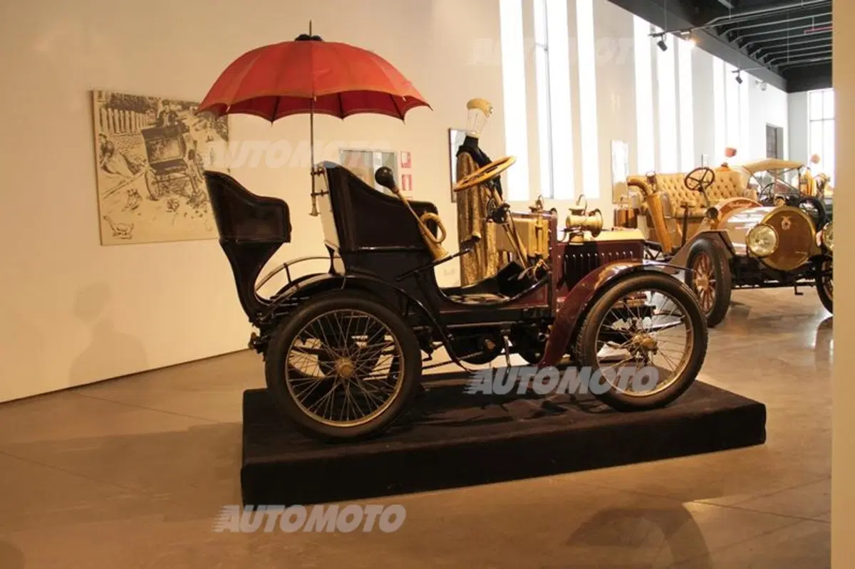 Museo dell'Automobile di Malaga: quando auto e arte si fondono (3)