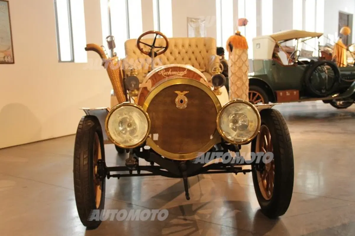 Museo dell'Automobile di Malaga: quando auto e arte si fondono (6)