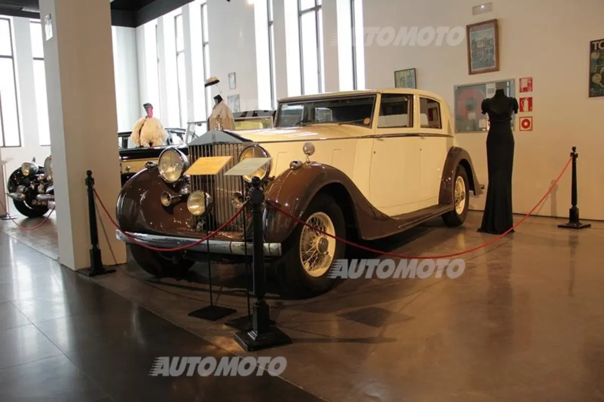 Museo dell'Automobile di Malaga: quando auto e arte si fondono (20)