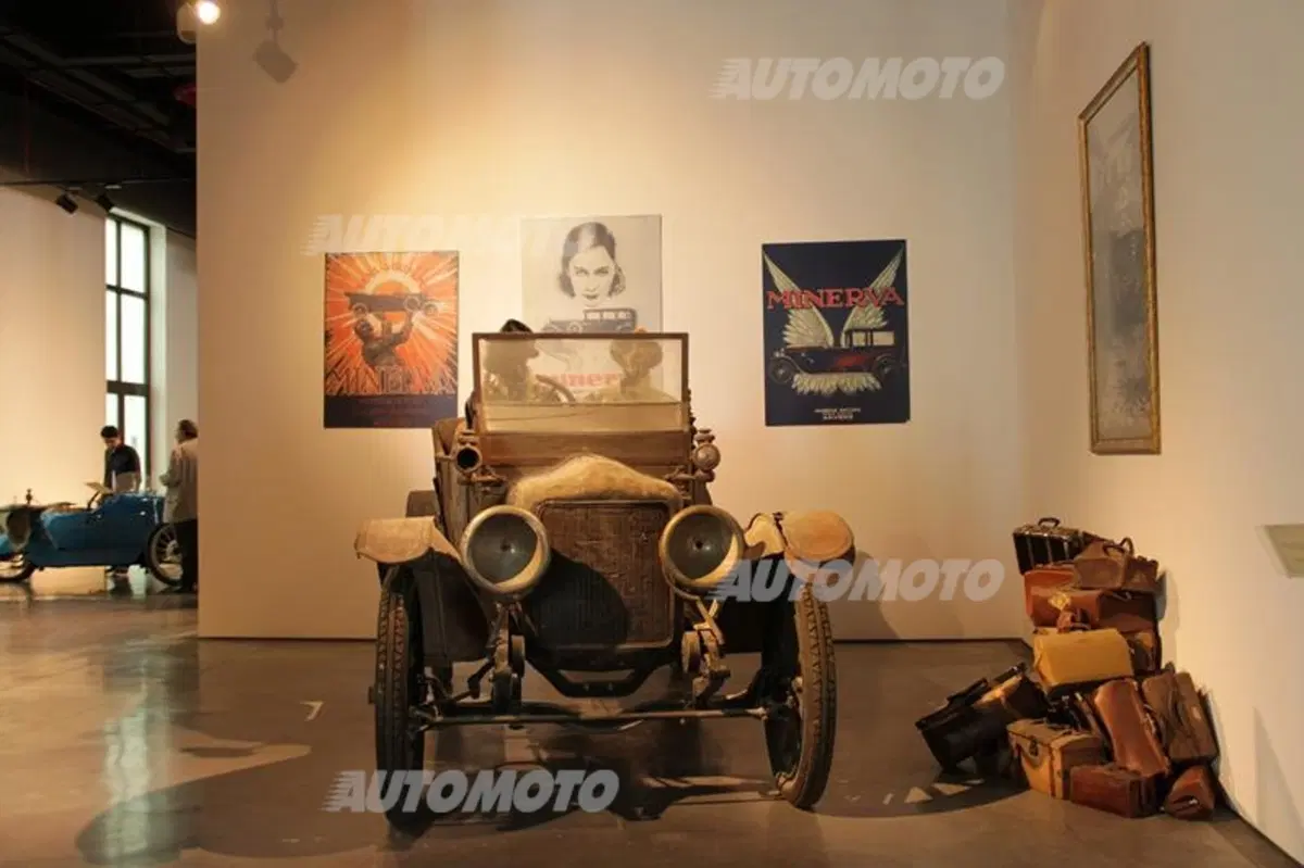 Museo dell'Automobile di Malaga: quando auto e arte si fondono (29)