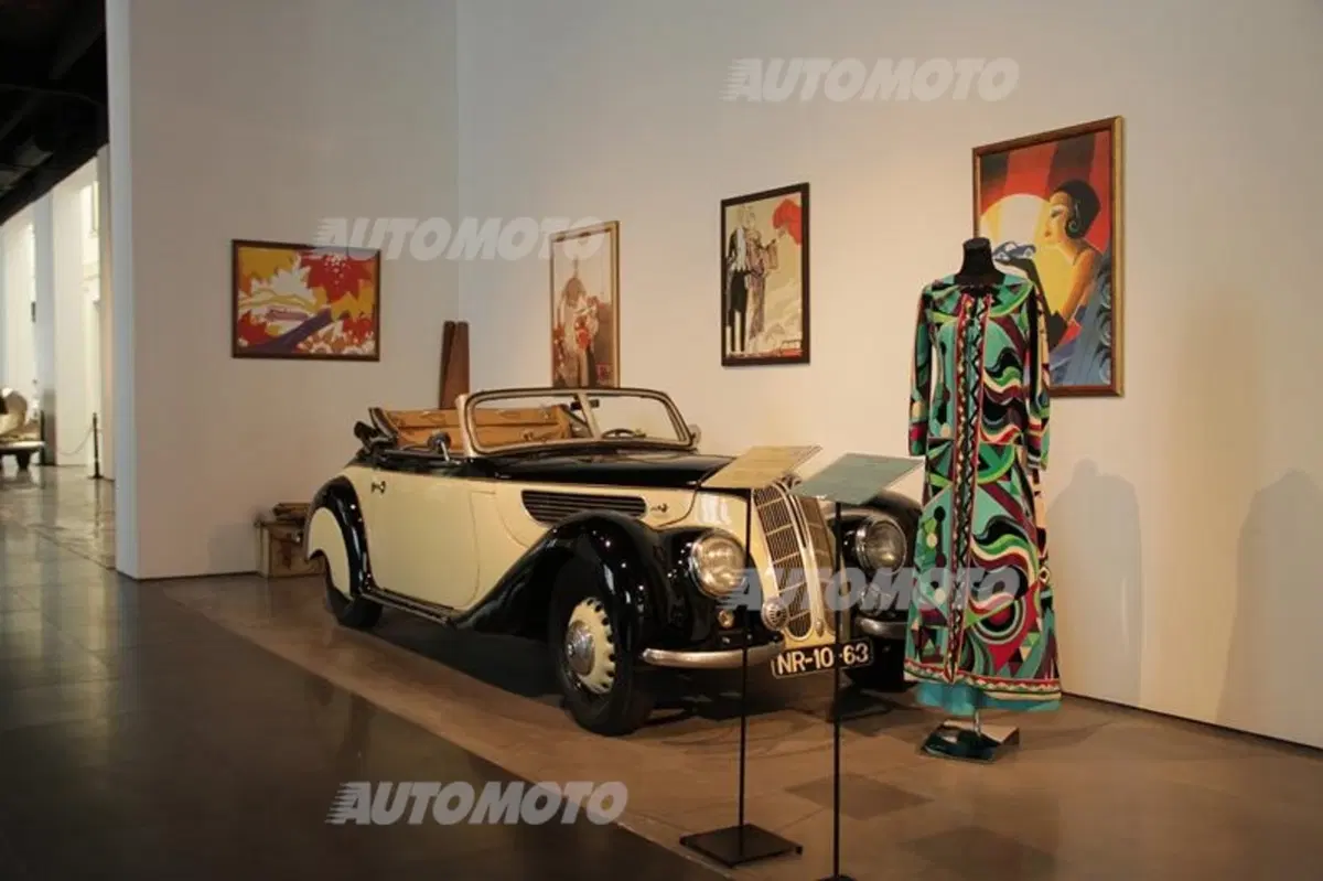 Museo dell'Automobile di Malaga: quando auto e arte si fondono (32)