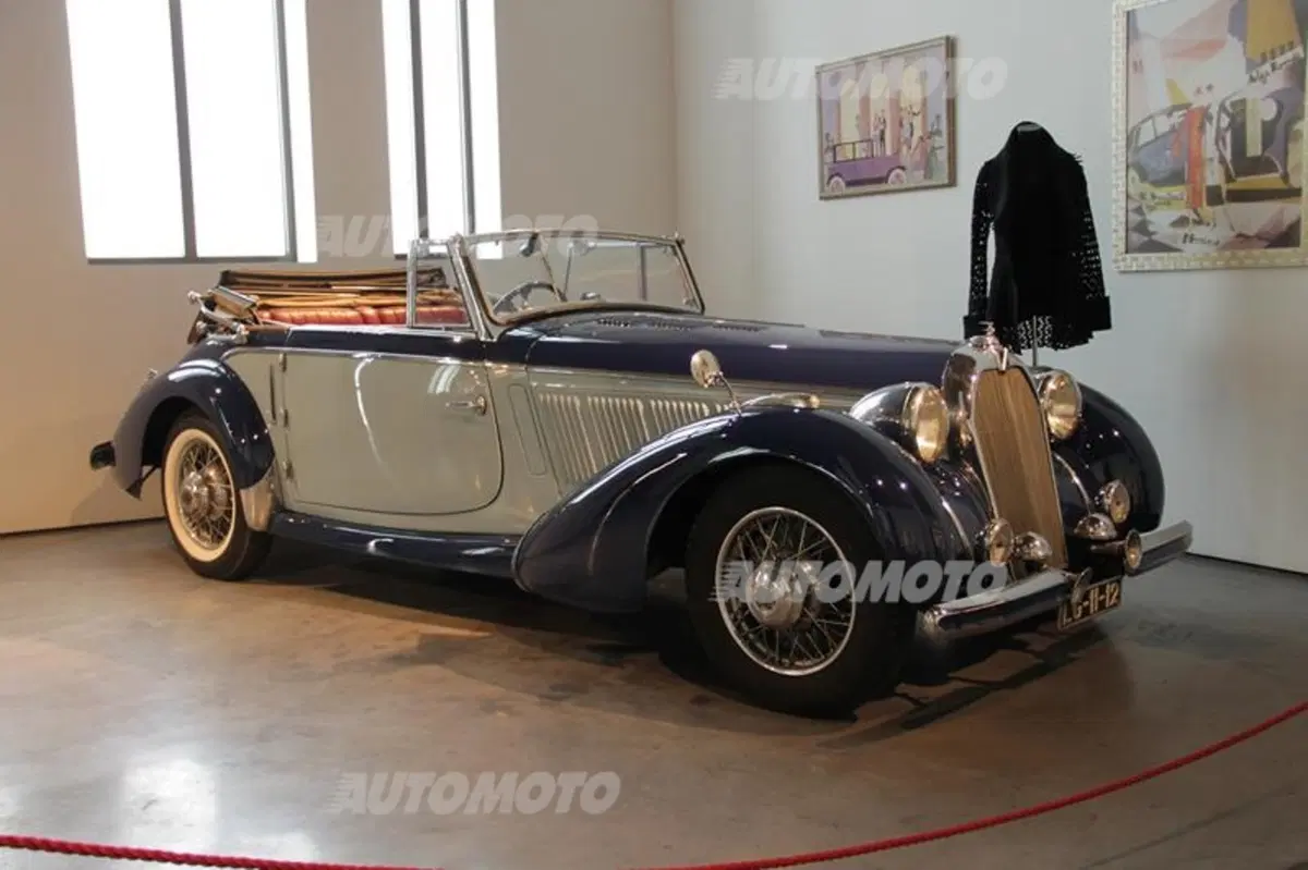 Museo dell'Automobile di Malaga: quando auto e arte si fondono (36)