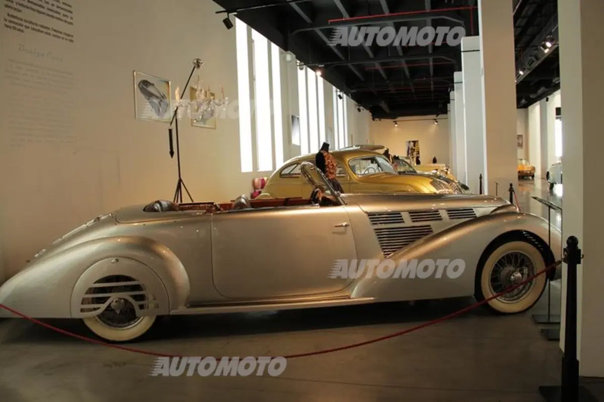 Museo dell'Automobile di Malaga: quando auto e arte si fondono (38)