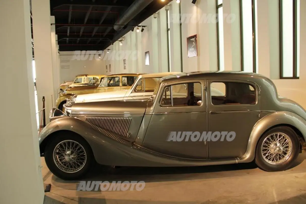 Museo dell'Automobile di Malaga: quando auto e arte si fondono (42)
