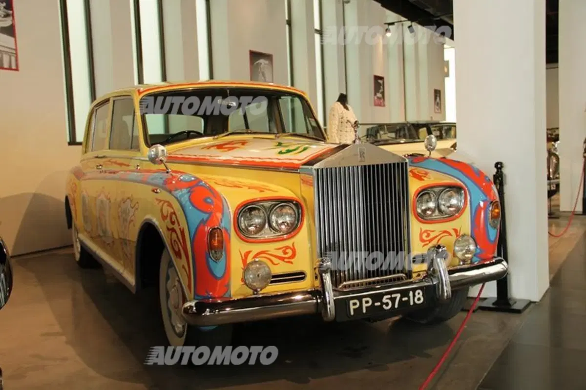 Museo dell'Automobile di Malaga: quando auto e arte si fondono (45)