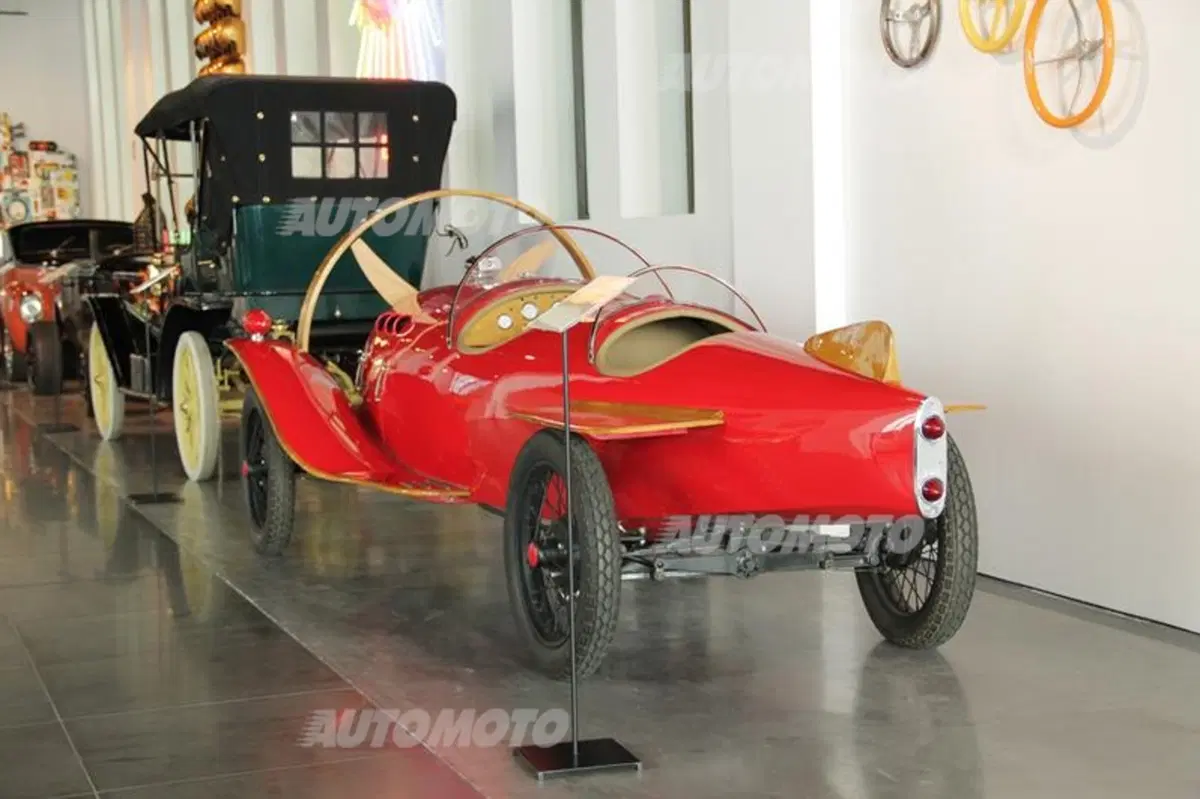 Museo dell'Automobile di Malaga: quando auto e arte si fondono (55)