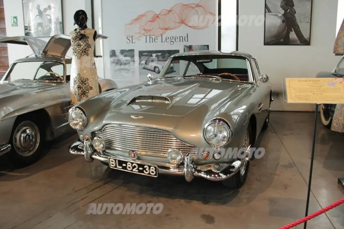 Museo dell'Automobile di Malaga: quando auto e arte si fondono (57)