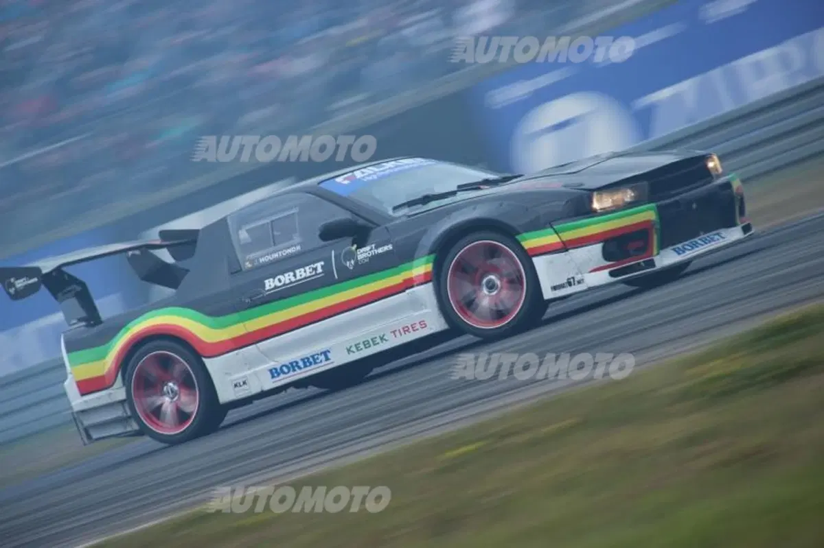 24 Ore del Nürburgring: scaldiamo i muscoli (e le gomme) con il Falken Drift Team (8)