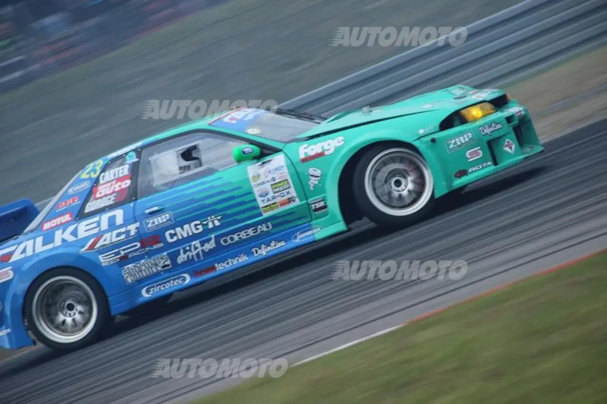 24 Ore del Nürburgring: scaldiamo i muscoli (e le gomme) con il Falken Drift Team (10)