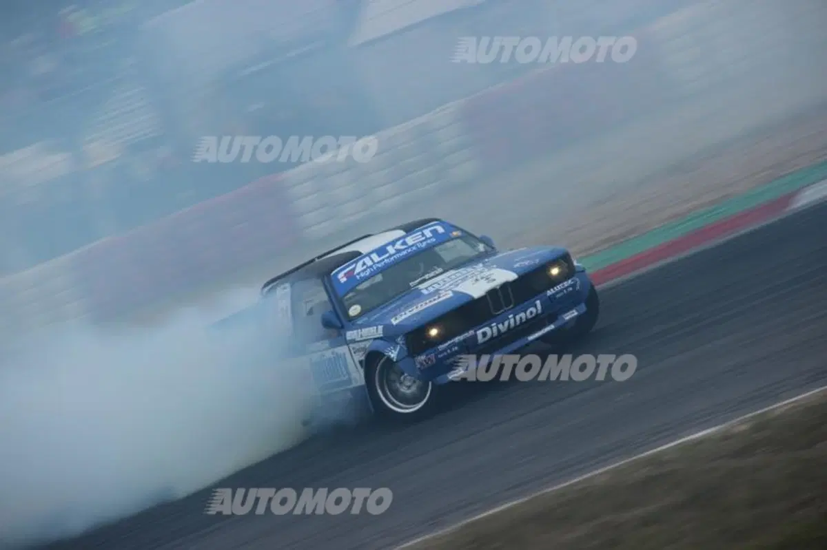 24 Ore del Nürburgring: scaldiamo i muscoli (e le gomme) con il Falken Drift Team (15)