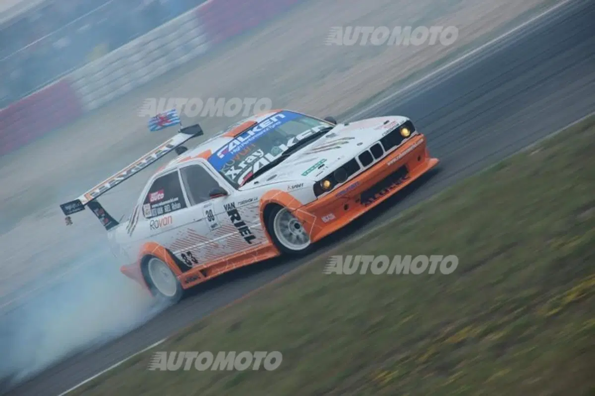 24 Ore del Nürburgring: scaldiamo i muscoli (e le gomme) con il Falken Drift Team (20)