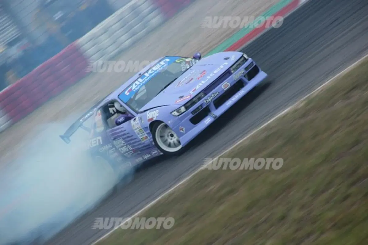 24 Ore del Nürburgring: scaldiamo i muscoli (e le gomme) con il Falken Drift Team (22)