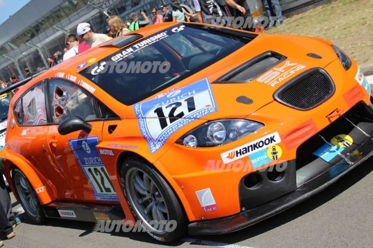 Tutte le auto della 24 Ore del Nürburgring: dalla McLaren MP4 alla... Opel Manta! (15)
