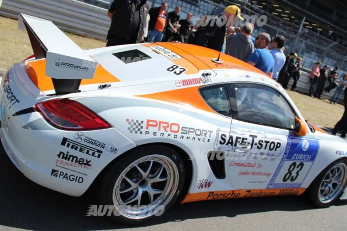 Tutte le auto della 24 Ore del Nürburgring: dalla McLaren MP4 alla... Opel Manta! (16)