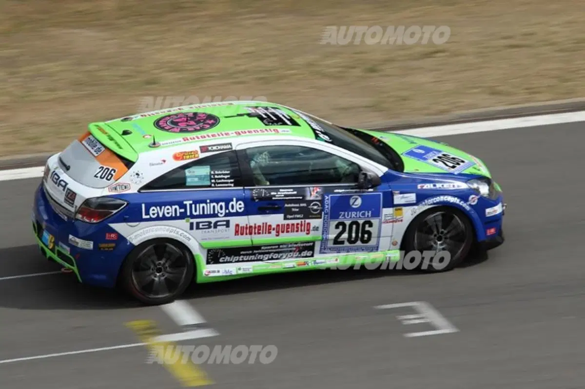 Tutte le auto della 24 Ore del Nürburgring: dalla McLaren MP4 alla... Opel Manta! (22)