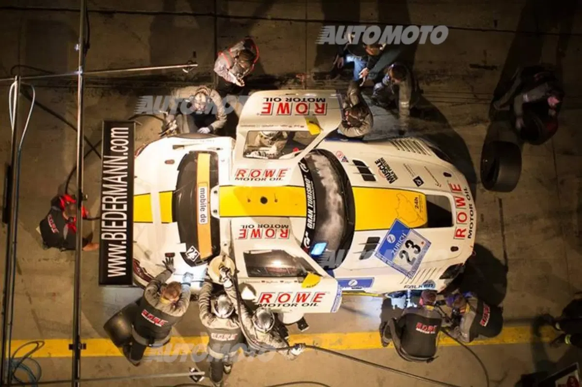 La magia della 24 Ore del Ring: cosa spinge 205.000 persone alla Nordschleife (15)