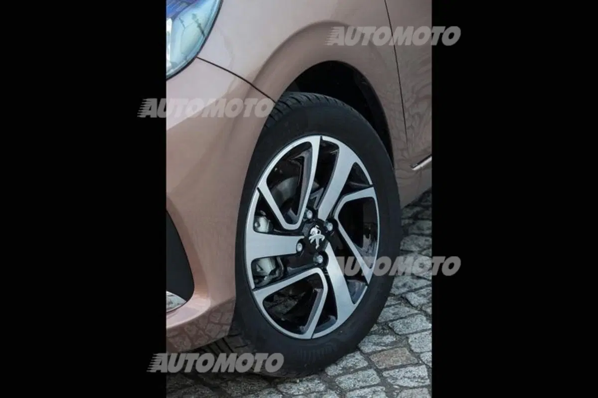Peugeot 108 (23)