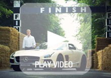 Goodwood: Coulthard ne percorre il tracciato con la SLS AMG