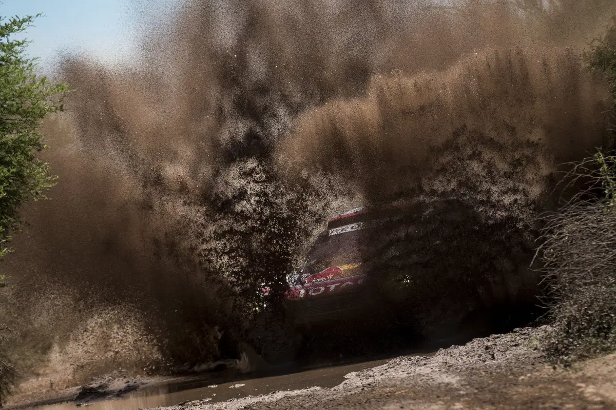 Dakar 2017/3008 DKR Peugeot. Loeb (3)