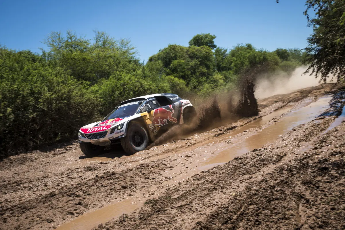 Dakar 2017/3008 DKR Peugeot. Loeb (2)