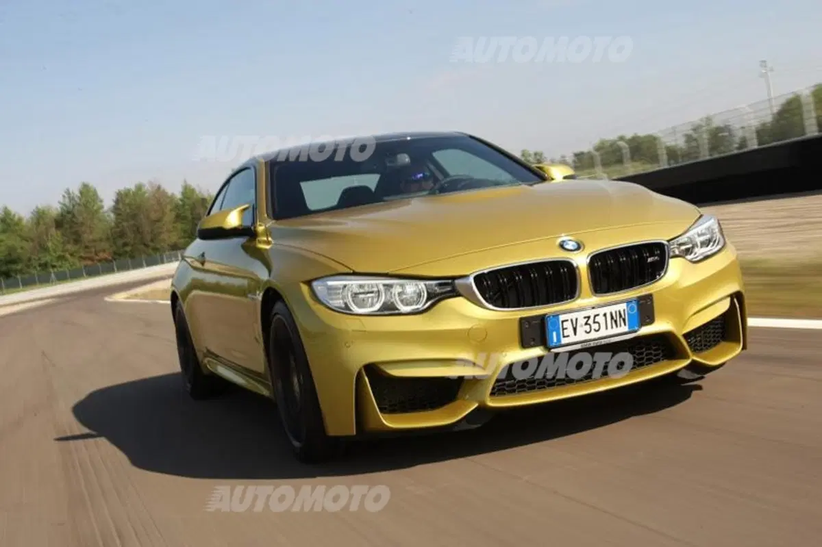 BMW M4 (2)
