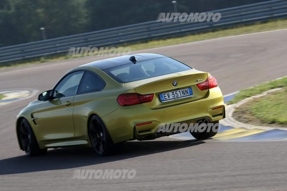BMW M4 (4)