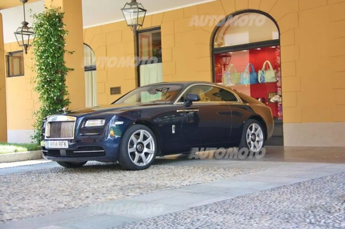 Rolls-Royce Wraith (17)