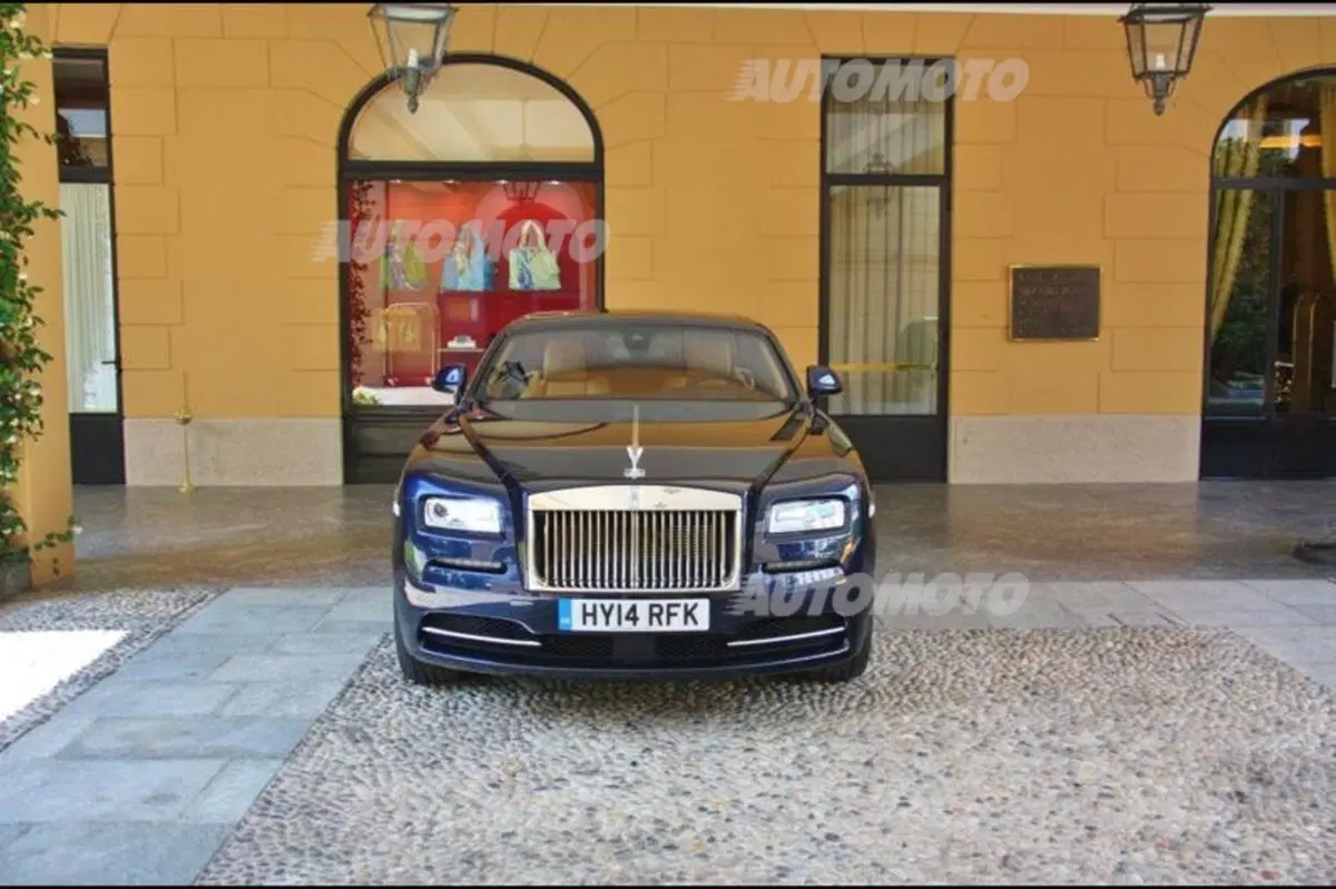 Rolls-Royce Wraith (27)