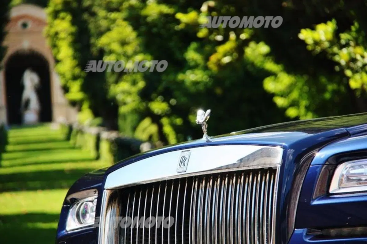 Rolls-Royce Wraith (33)