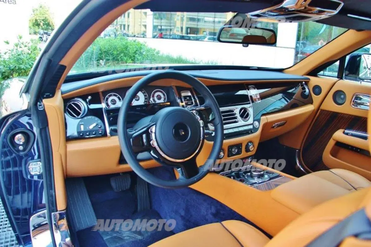 Rolls-Royce Wraith (36)