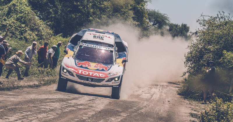 Dakar 2017. 2a Tappa. I leoni escono allo scoperto. A Loeb (Peugeot) vittoria e leadership