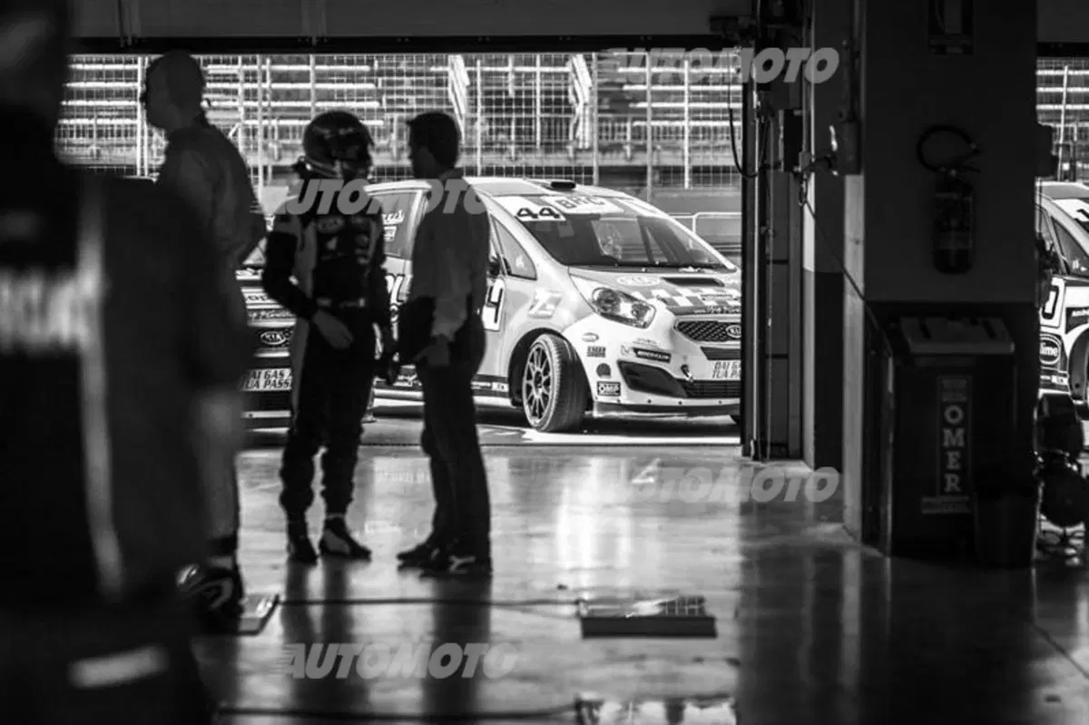 Kia Green Hybrid Cup 2014, Imola: Perucca si ritira in gara 1 (8)