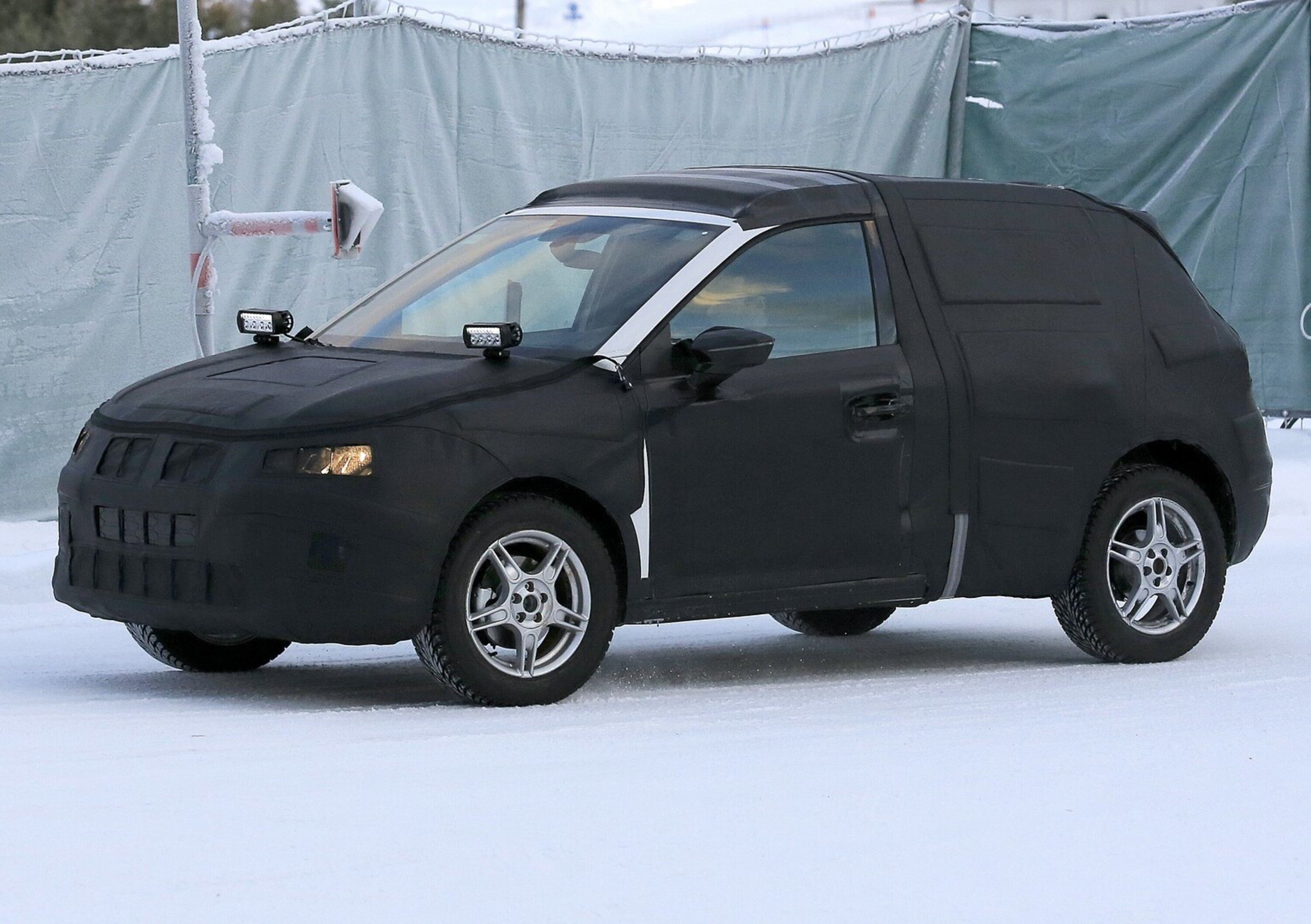 Nuove immagini del futuro SUV compatto Seat Arona