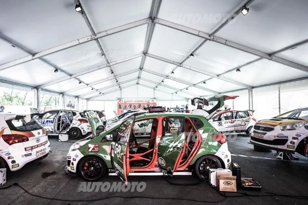 Kia Green Hybrid Cup 2014, Imola: Perucca si ritira in gara 1 (17)