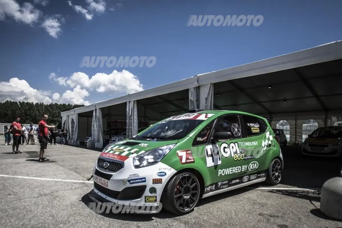Kia Green Hybrid Cup 2014, Imola: Perucca si ritira in gara 1 (21)