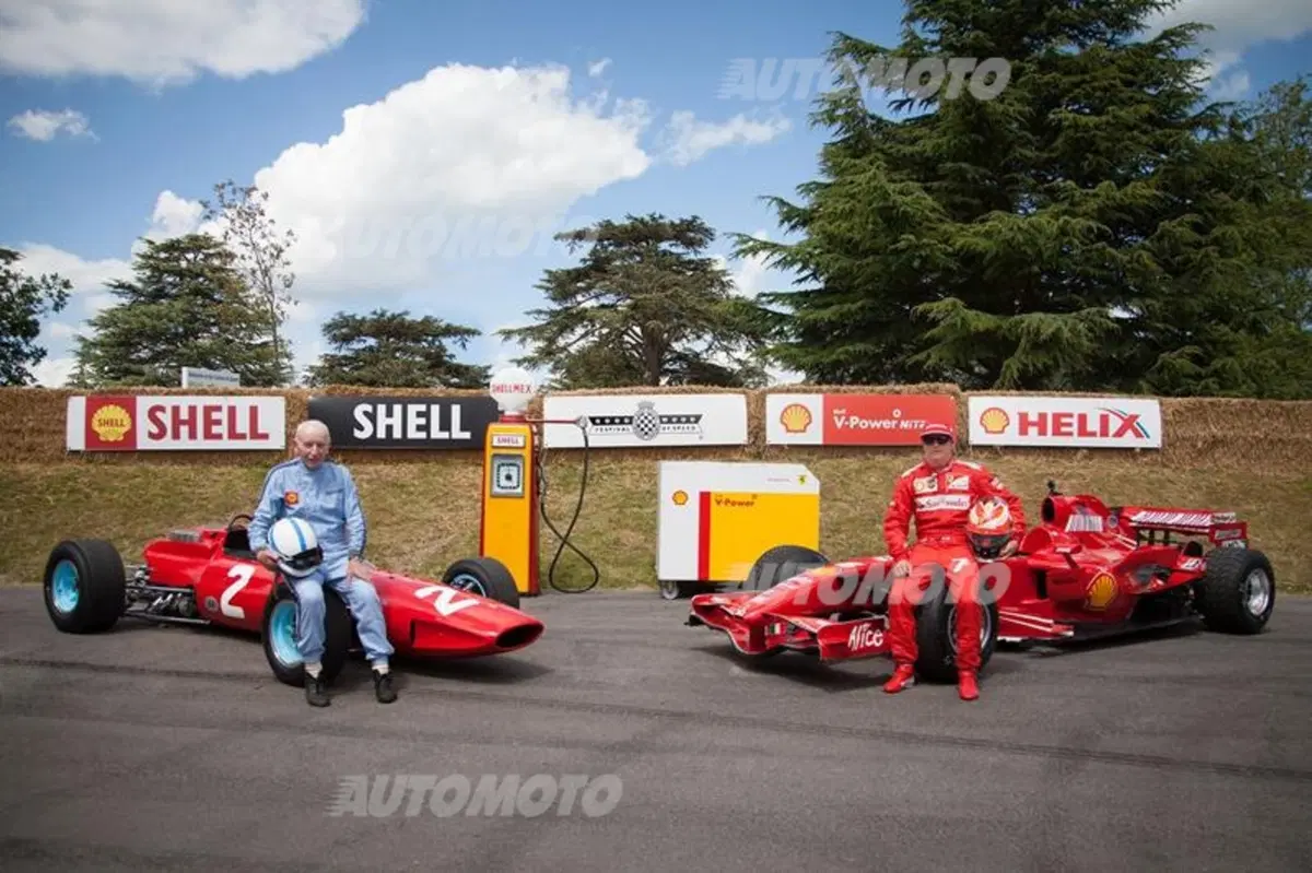 Goodwood: Surtees e Raikkonen sfilano con le Ferrari Campioni del Mondo