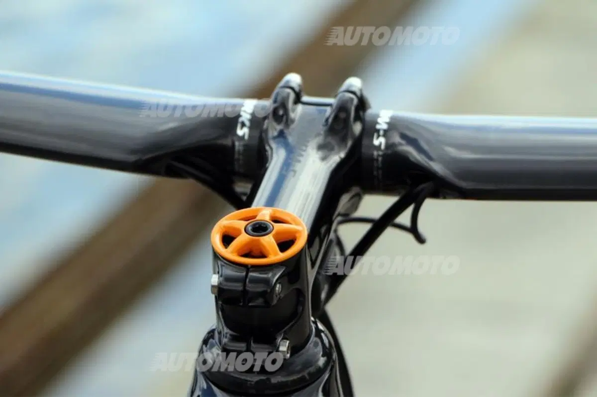 S-Works McLaren Tarmac: la Super Bike da 20.000 euro con tecnologia F1 (8)