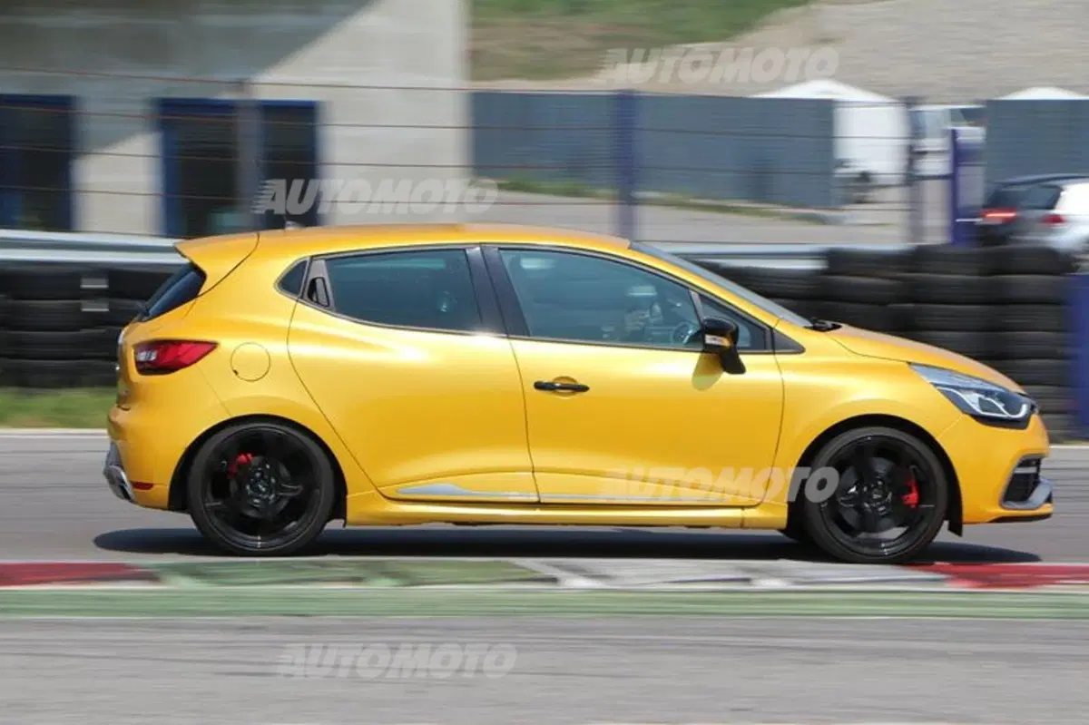Renault Clio RS (2)