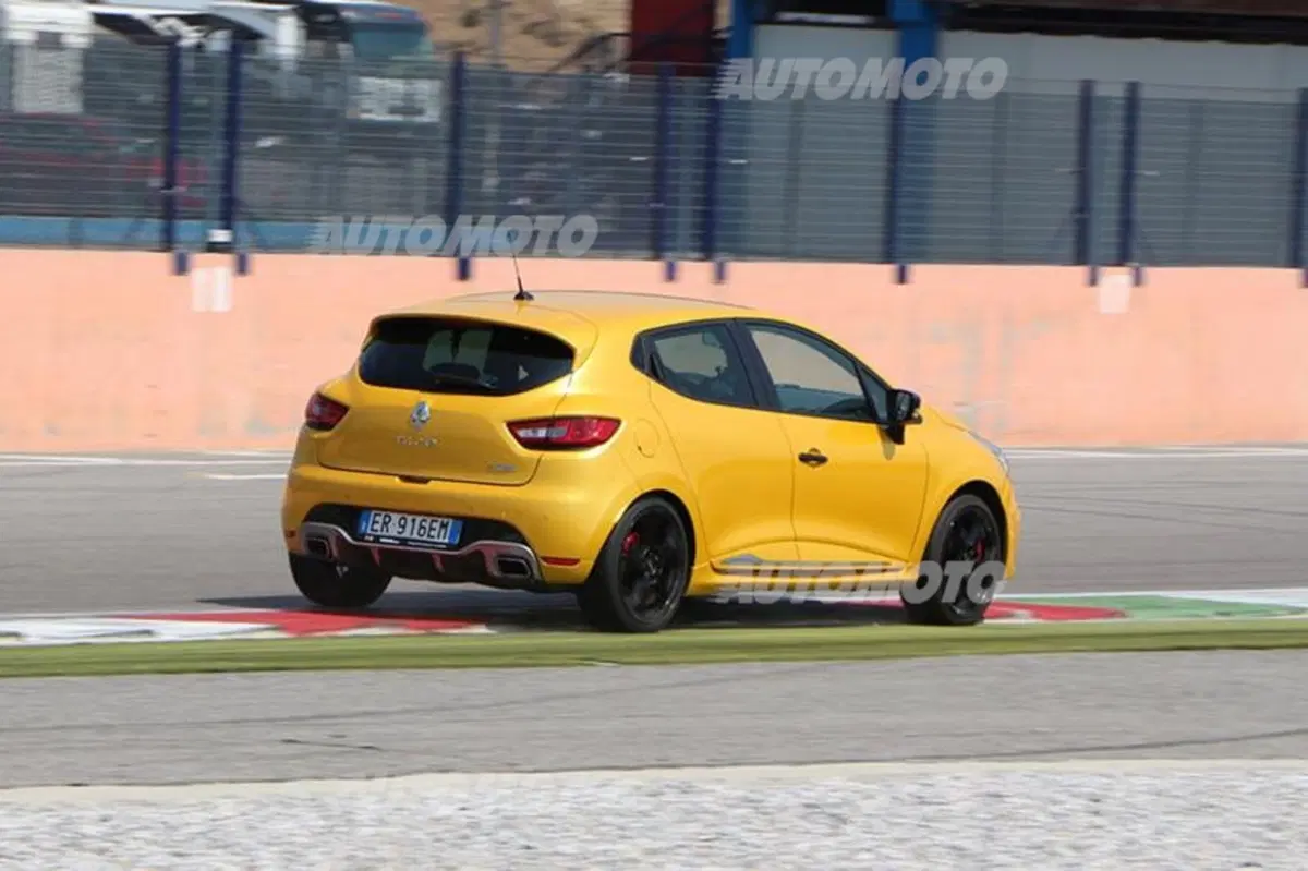 Renault Clio RS (4)