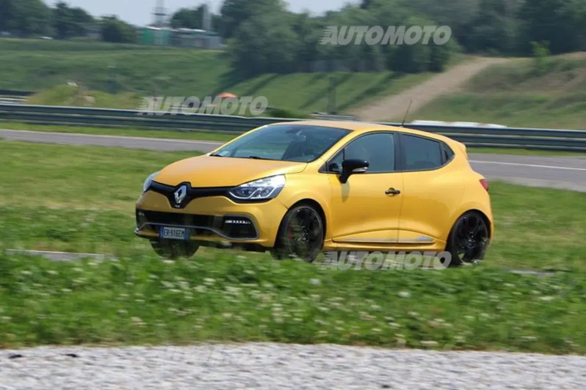 Renault Clio RS (10)
