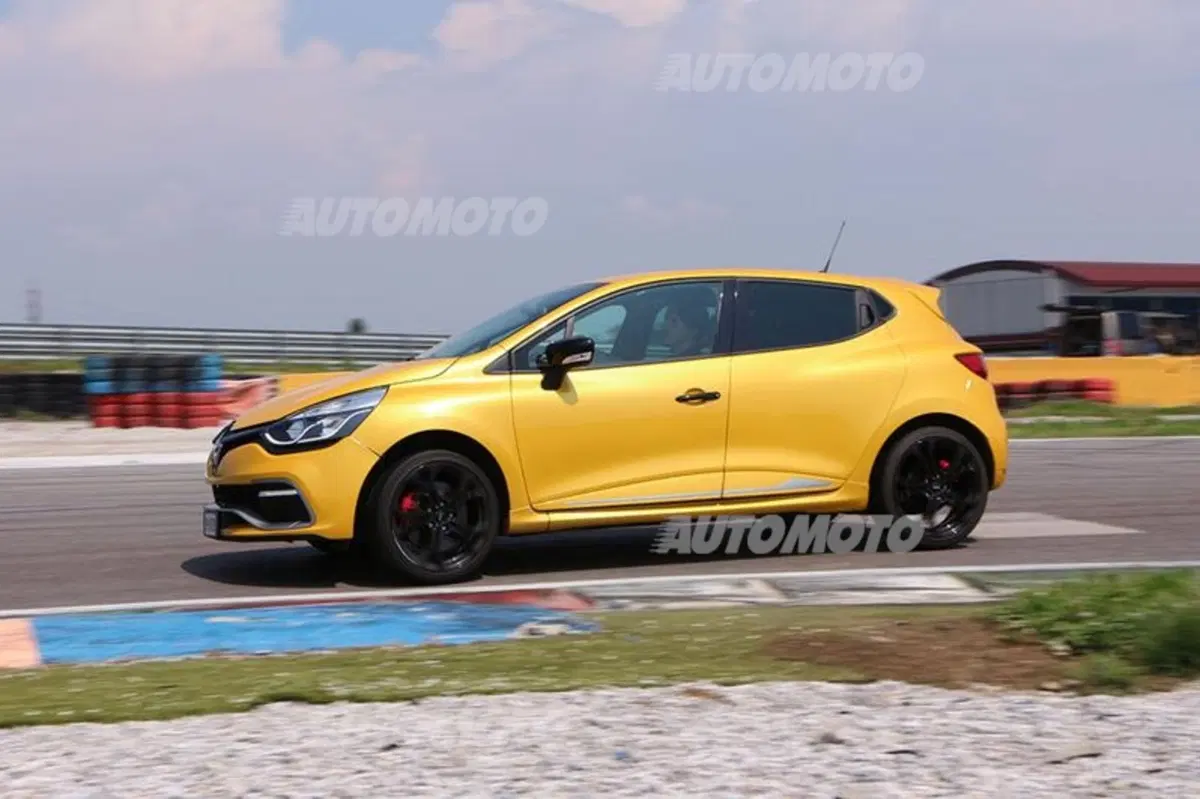 Renault Clio RS (11)