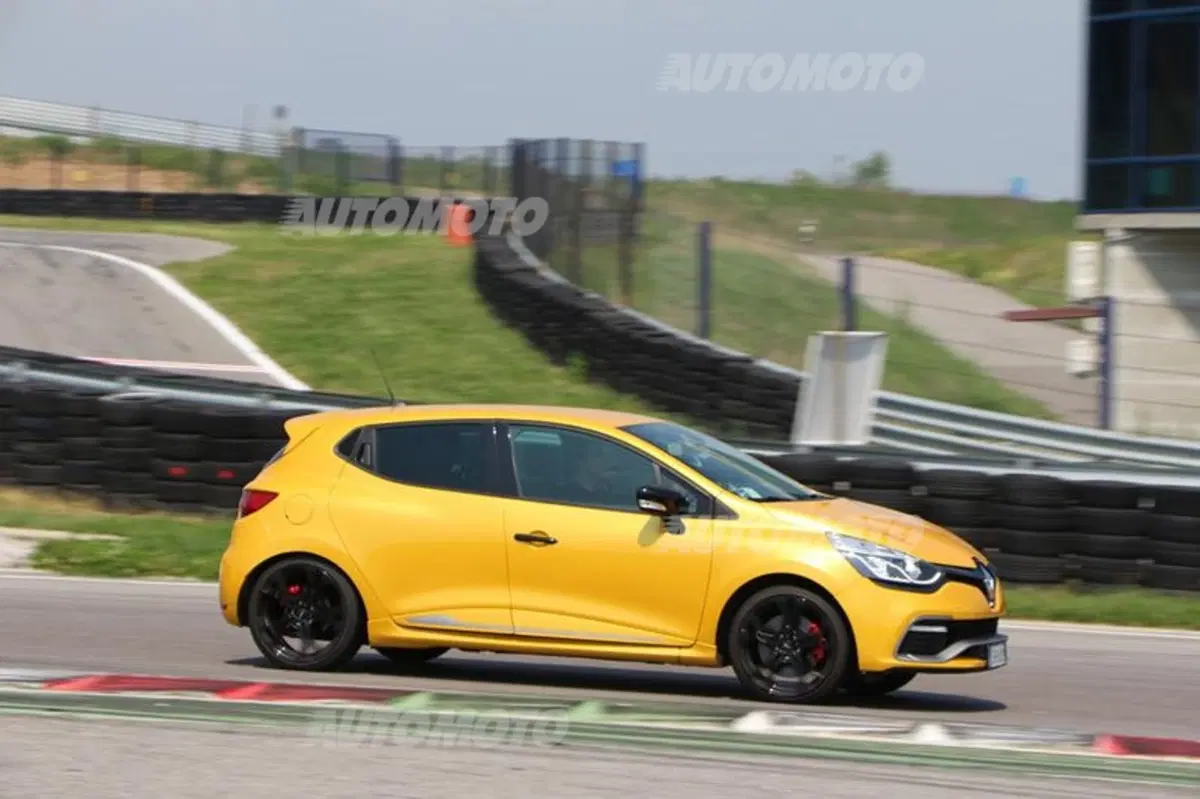 Renault Clio RS (20)