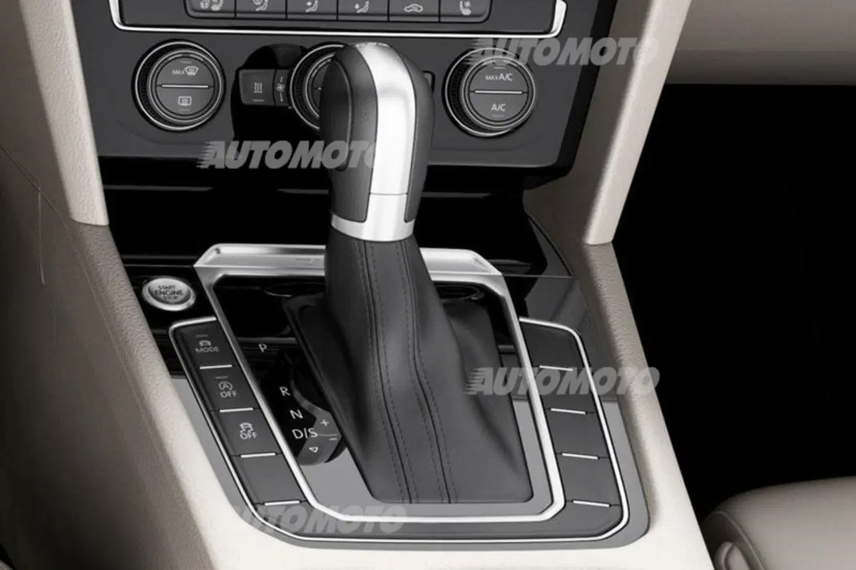 Nuova Volkswagen Passat: una rivoluzione. Tanti spigoli e tecnologia a pioggia (24)