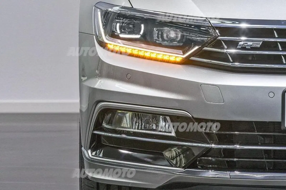 Nuova Volkswagen Passat: una rivoluzione. Tanti spigoli e tecnologia a pioggia (29)