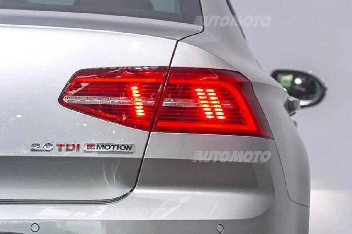 Nuova Volkswagen Passat: una rivoluzione. Tanti spigoli e tecnologia a pioggia (33)